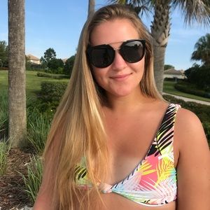 Meet your Posher, Rachel